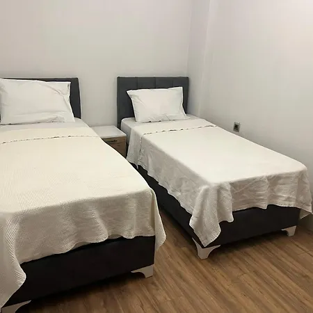 Suna Suits Pensión 4*